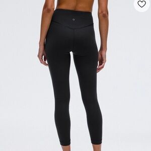 Lululemon Wunder Under SmoothCover High-Rise
Tight 25" size 6